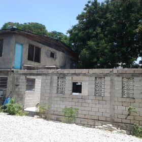 Espace a Vendre pour Ecole, Dispensaire, Universite à Lalue, Prix: 350,000.00 Usd